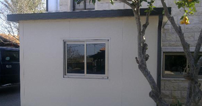 תוספת בניה בחצר