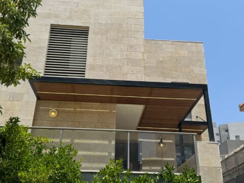 Read more about the article גגון אלומיניום למסתור כביסה